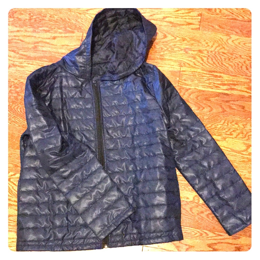 Navy puffer jacket